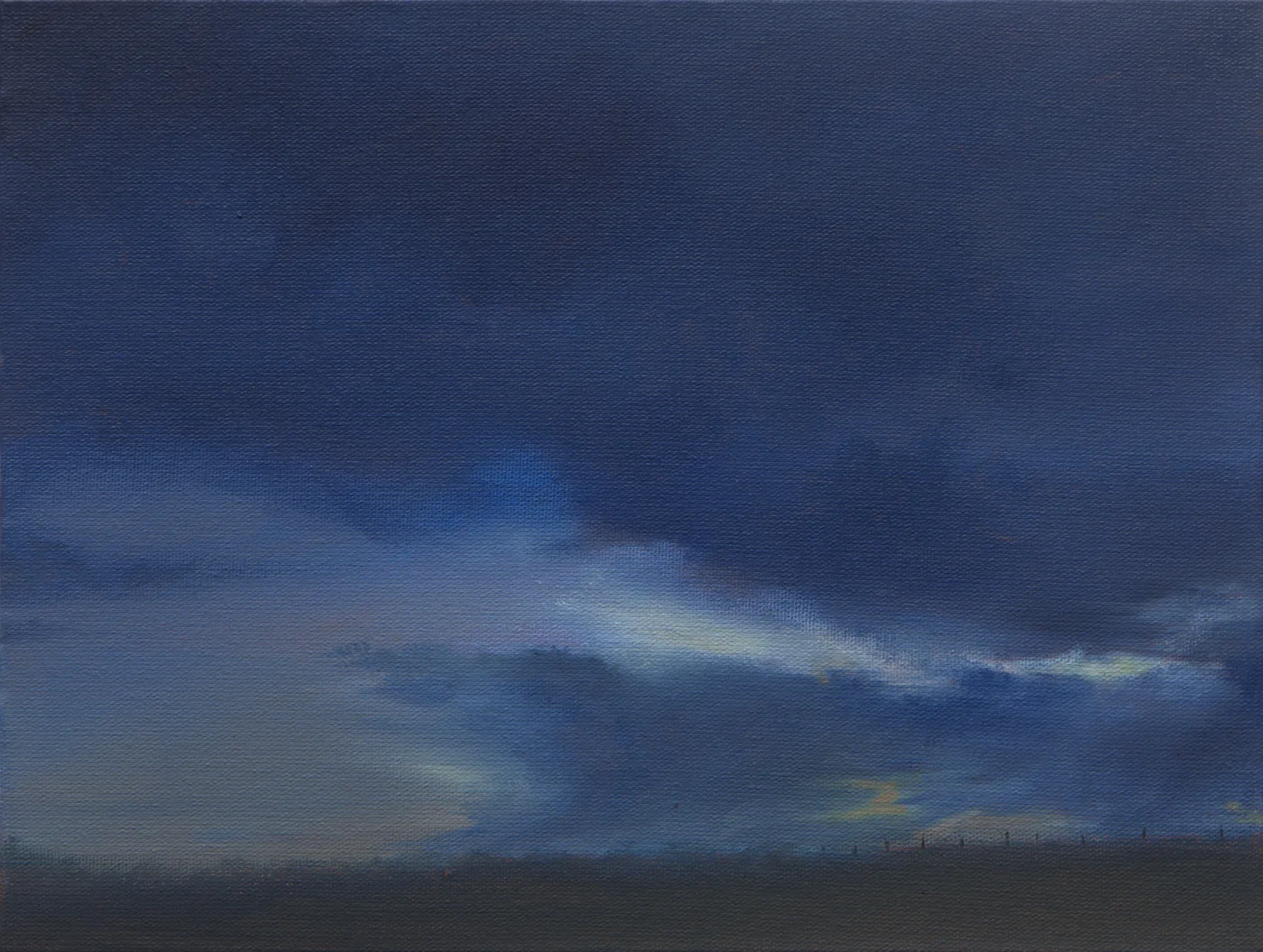 Murmúrios I, de Emily Guimarães: céu azul em tempestade sobre o horizonte