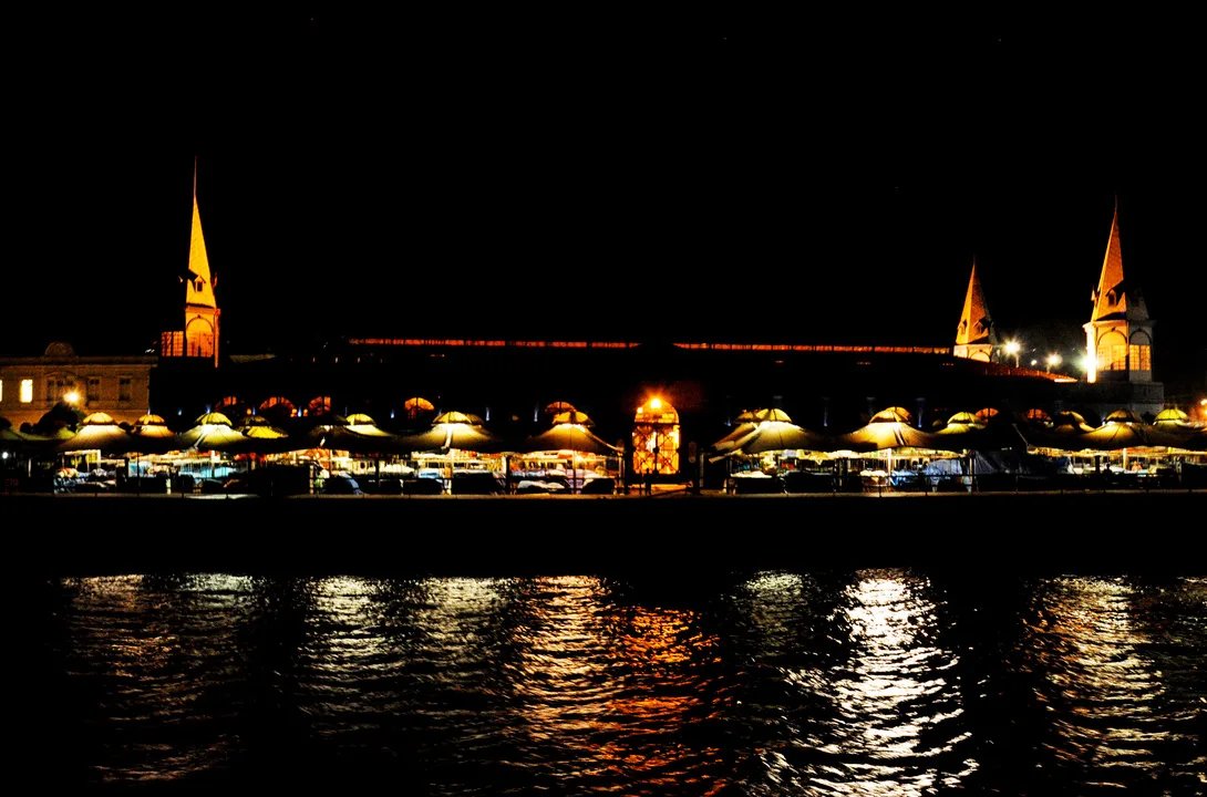 Veropa Night Colors — Wisfredo Gama